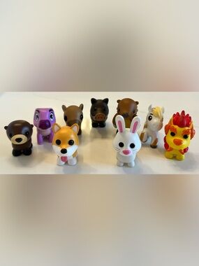 9 Adopt Me Pets Mini Figures